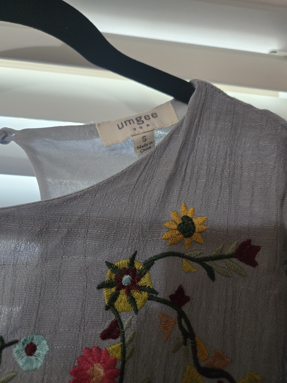 NWOT Umgee Grey Embroidered Floral Boho Long Sleeve Dress - Picture 6 of 6